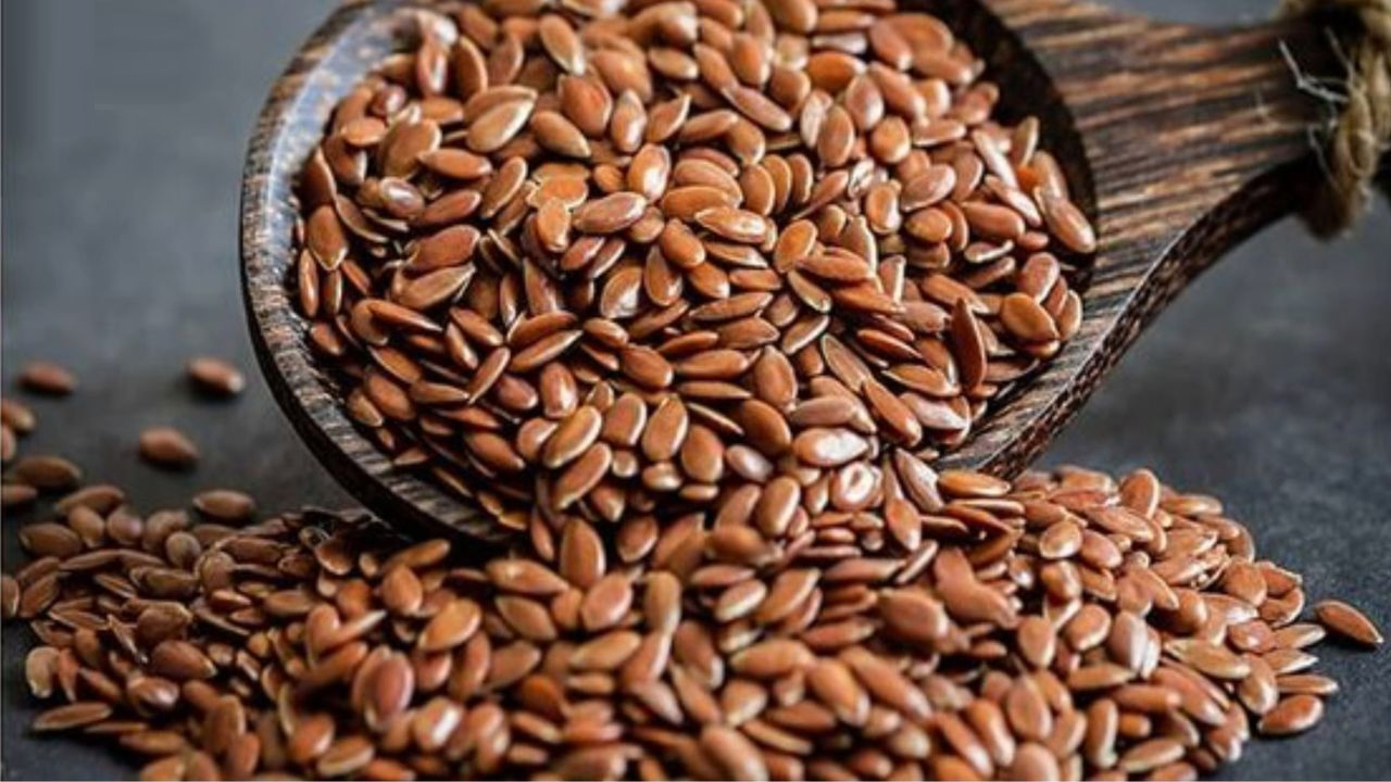 Flax Seeds: Do not think that they are flax seeds.. Do you know how many benefits are there if you eat them?