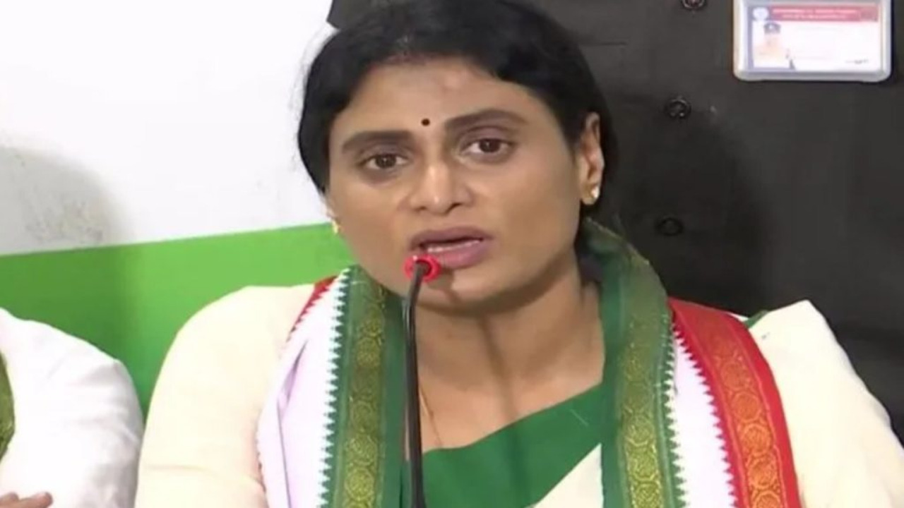 YS Sharmila A shock for Sharmila Telangana leaders in Andhra